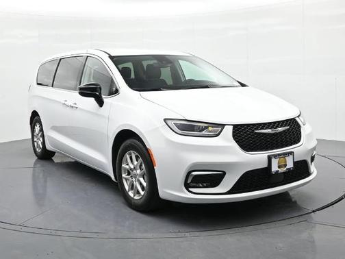 Bright White Clearcoat 2024 Chrysler Pacifica TOURING L