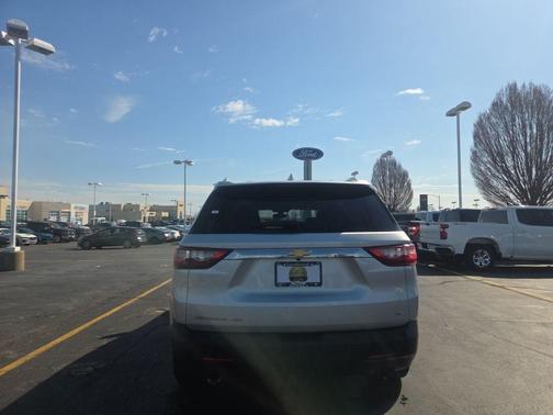 2018 Chevrolet Traverse LT Cloth