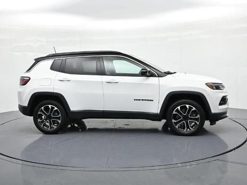Bright White Clearcoat 2023 Jeep Compass LIMITED