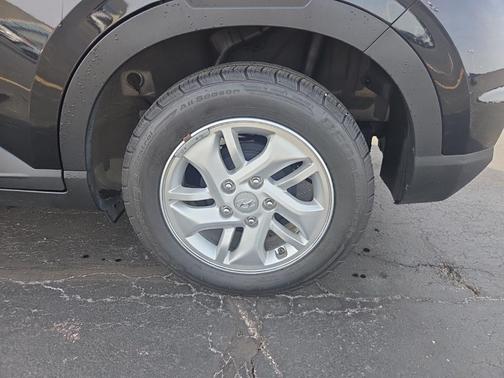 2022 Hyundai VENUE SE