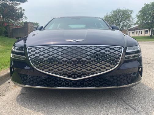 2024 Genesis Electrified G80 Advanced