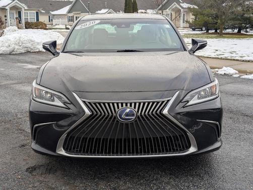 2020 Lexus ES 300h Base