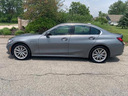 2024 BMW 330e 330e
