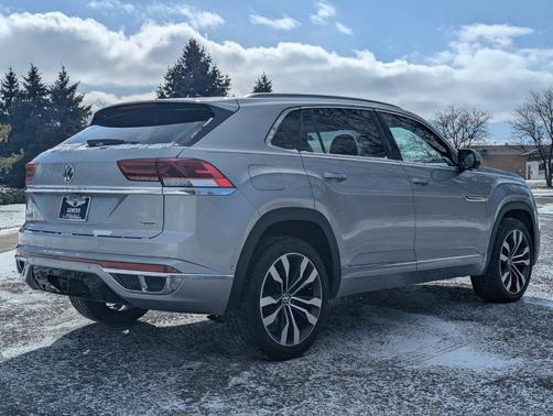 2022 Volkswagen Atlas Cross Sport 3.6L V6 SEL Premium R-Line