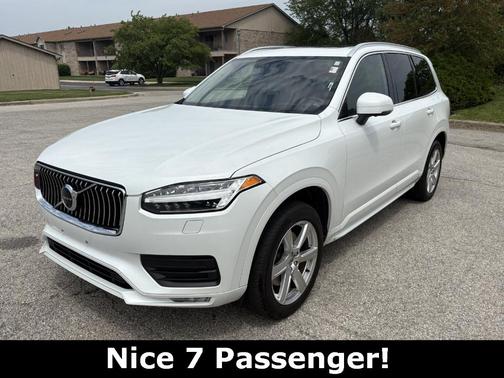 2020 Volvo XC90 T6 Momentum 7 Passenger
