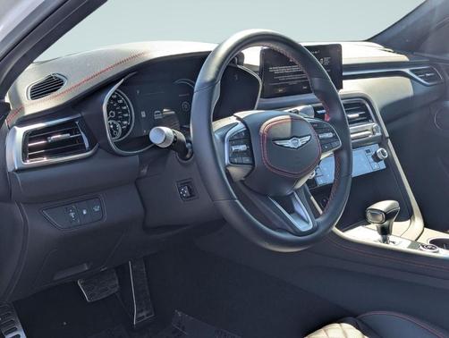 Uyuni White 2024 Genesis G70 3.3T Sport Advanced