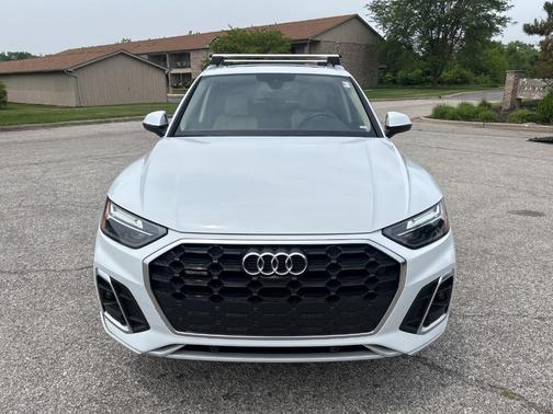 2024 Audi Q5 45 S line quattro Premium