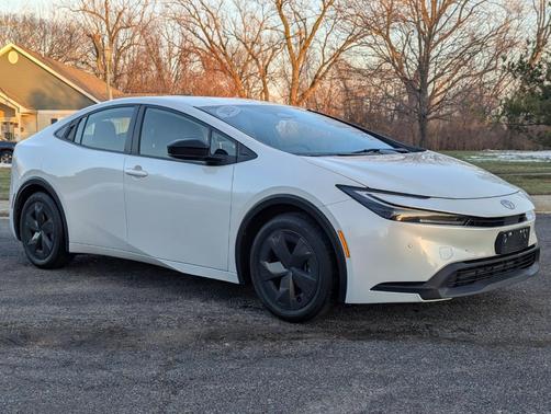 2023 Toyota Prius LE