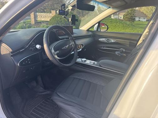 2023 Genesis GV70 2.5T