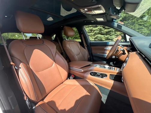 2022 Genesis GV70 2.5T