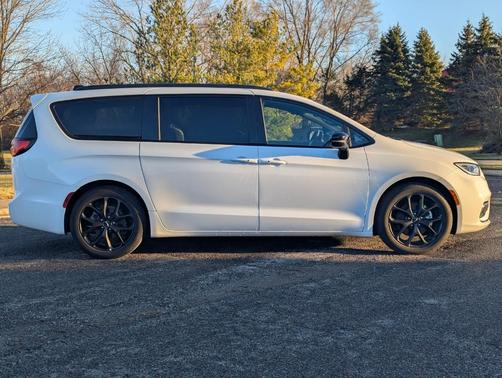 2025 Chrysler Pacifica Limited