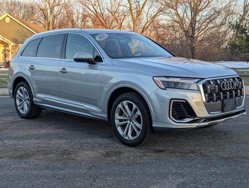 2025 Audi Q7 55 Premium Plus