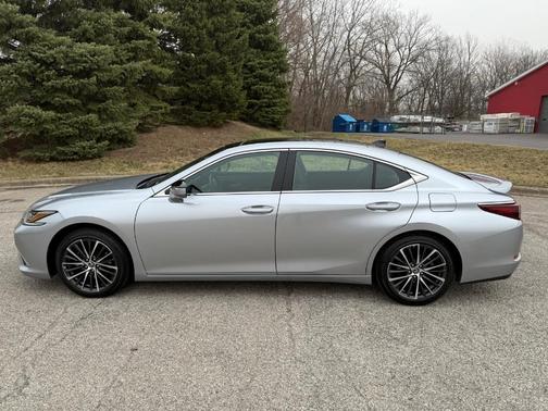 2022 Lexus ES 350 Base