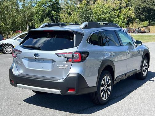 2025 Subaru Outback Touring