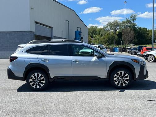 2025 Subaru Outback Touring