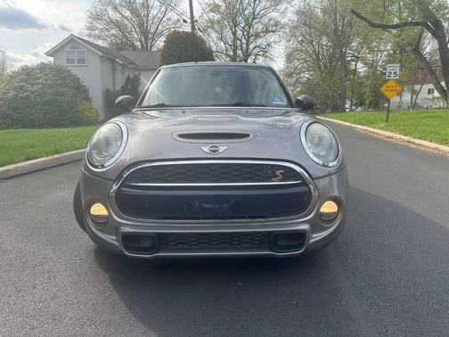 Moonwalk Grey Metallic 2017 MINI Hardtop Cooper S