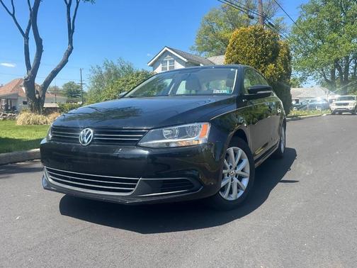Black Uni 2014 Volkswagen Jetta Auto SE w/Connectivity