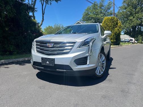 Radiant Silver Metallic 2019 Cadillac XT5 Premium Luxury