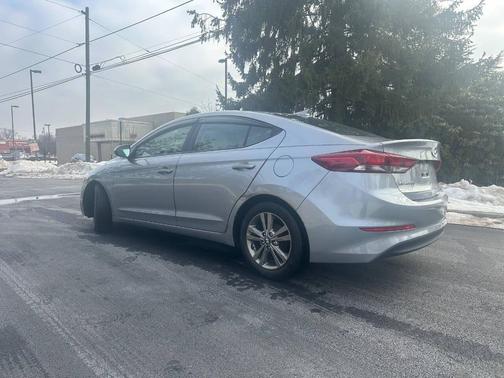 2017 Hyundai ELANTRA Limited