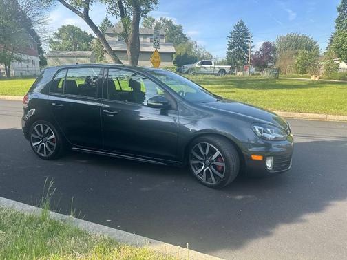 Deep Black Pearl Metallic 2012 Volkswagen GTI Autobahn