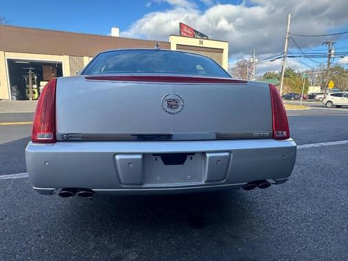 2010 Cadillac DTS Luxury Collection