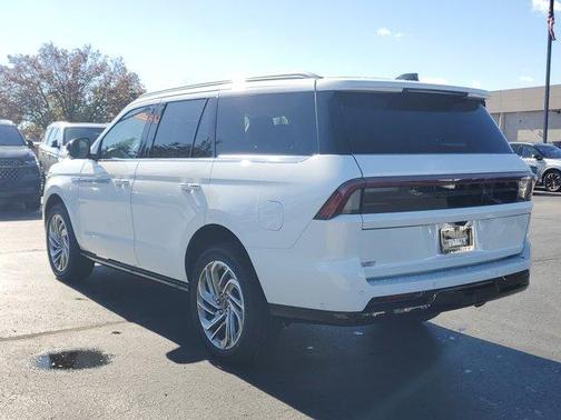 2025 Lincoln Navigator Reserve