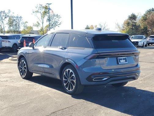 2025 Lincoln Nautilus Reserve