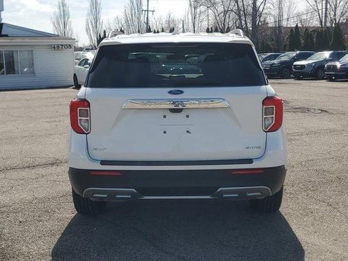 Star White 2023 Ford Explorer XLT