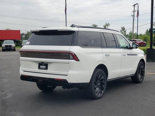 2025 Lincoln Navigator Reserve