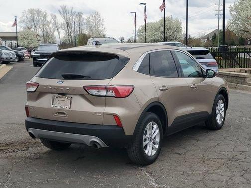 2020 Ford Escape SE