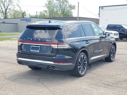 Infinite Black Metallic 2024 Lincoln Aviator Reserve AWD