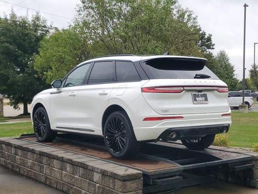 2025 Lincoln Corsair Premiere