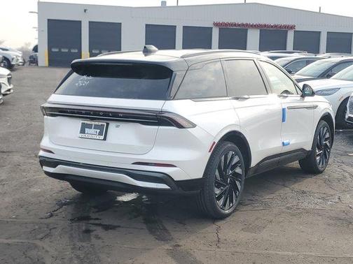 White Platinum Tri-Coat Metallic 2026 Lincoln Nautilus Reserve