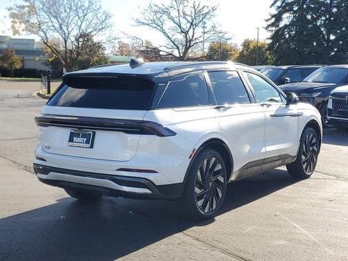 2025 Lincoln Nautilus Reserve