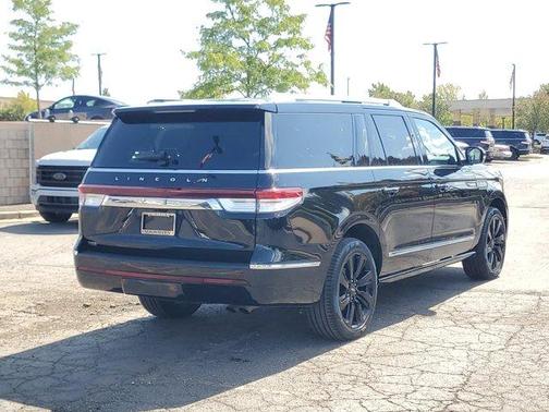 2022 Lincoln Navigator L Reserve