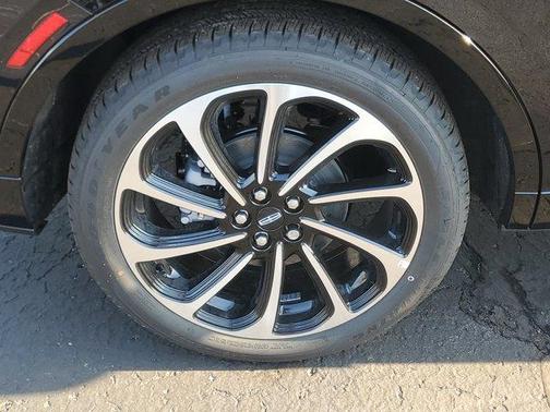 Infinite Black Metallic 2026 Lincoln Nautilus Black Label