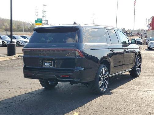 Infinite Black Metallic 2026 Lincoln Navigator L Reserve