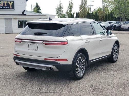 Ceramic Pearl Metallic 2024 Lincoln Corsair Reserve