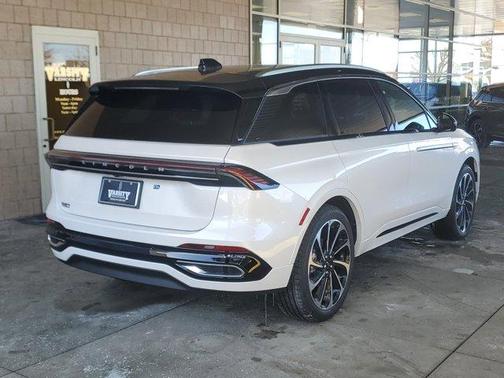 White Platinum Tri-Coat Metallic 2026 Lincoln Nautilus Black Label