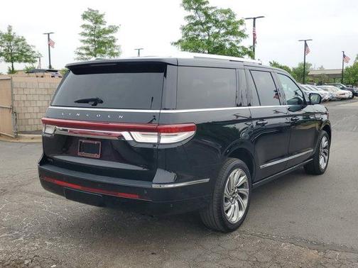 2023 Lincoln Navigator L Reserve