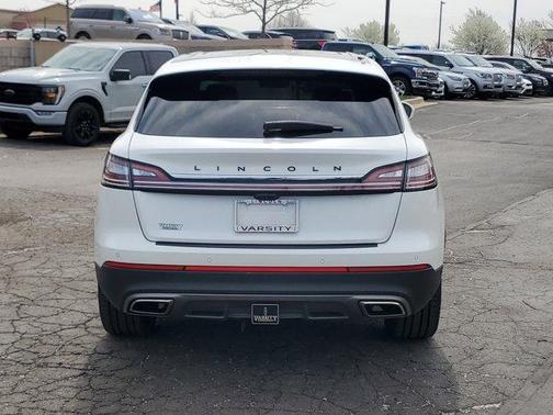 2022 Lincoln Nautilus Black Label