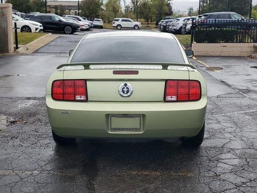 2006 Ford Mustang Deluxe