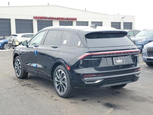 Infinite Black Metallic 2026 Lincoln Nautilus Reserve