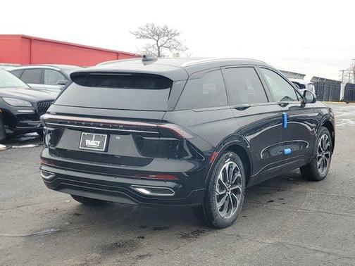 Infinite Black Metallic 2026 Lincoln Nautilus Reserve