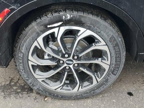 Infinite Black Metallic 2026 Lincoln Nautilus Reserve