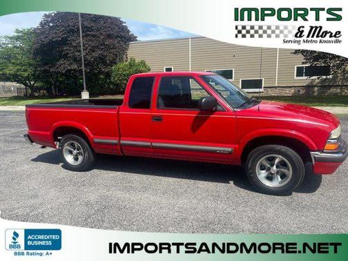 Victory Red 2003 Chevrolet S-10 Base