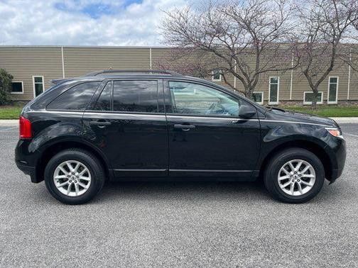 Tuxedo Black Metallic 2013 Ford Edge SE