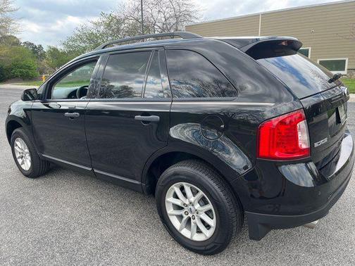 Tuxedo Black Metallic 2013 Ford Edge SE