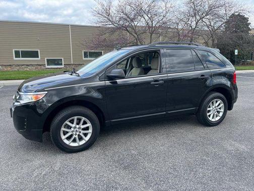 Tuxedo Black Metallic 2013 Ford Edge SE
