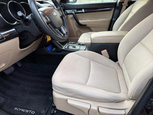 2011 Kia Sorento LX